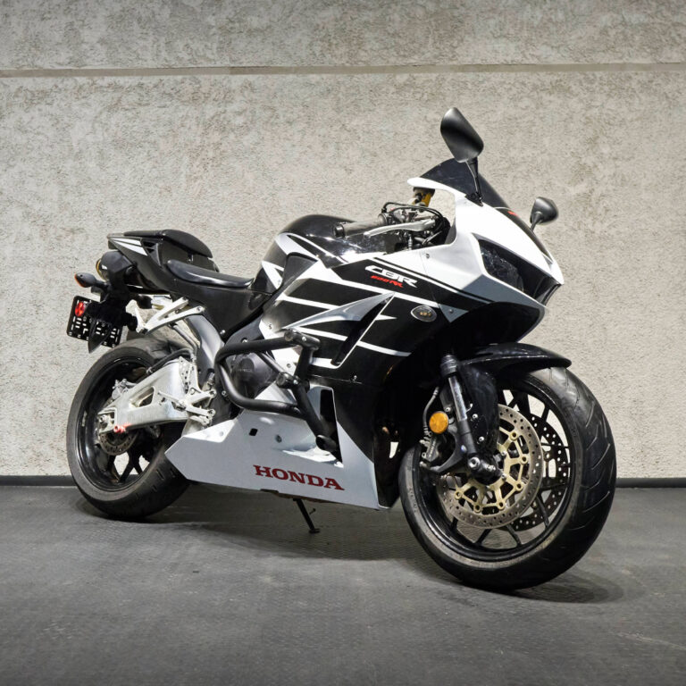 Аренда мотоцикла Honda CBR 600 RR