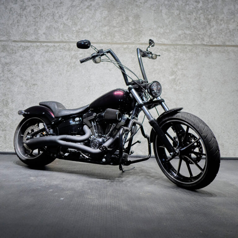 Аренда мотоцикла Harley-Davidson FXSB Breakout