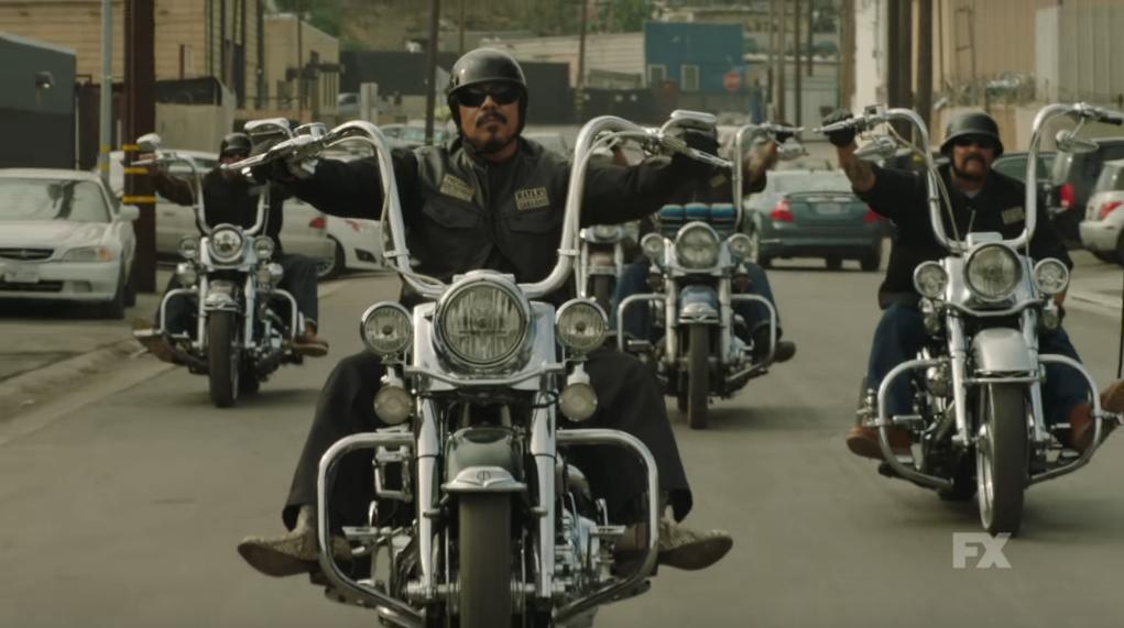 Mayans M.C.: ночная колонна чоло‑стайла