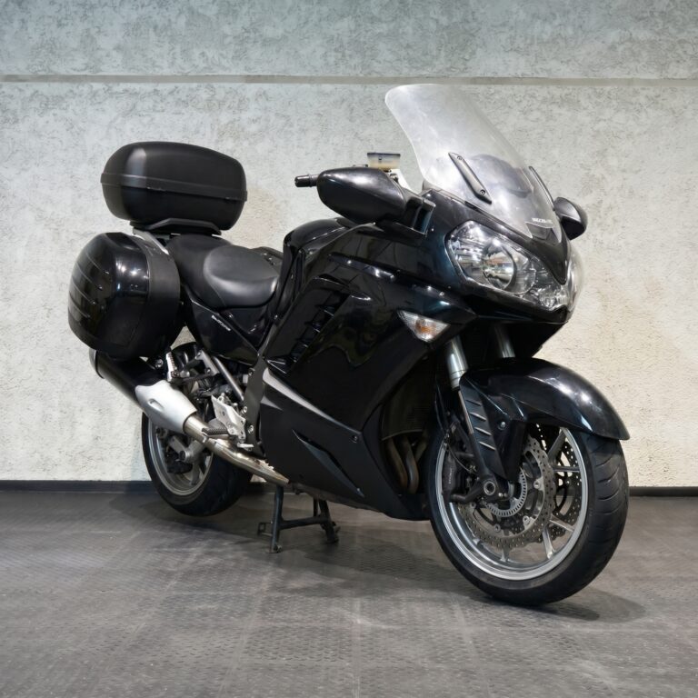 Прокат мотоцикла Kawasaki GTR 1400 в Минске